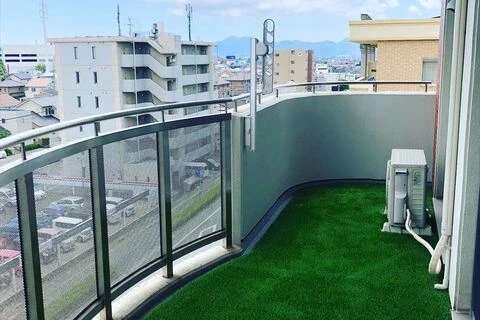 人工芝 施工例 マンションベランダ 光の森